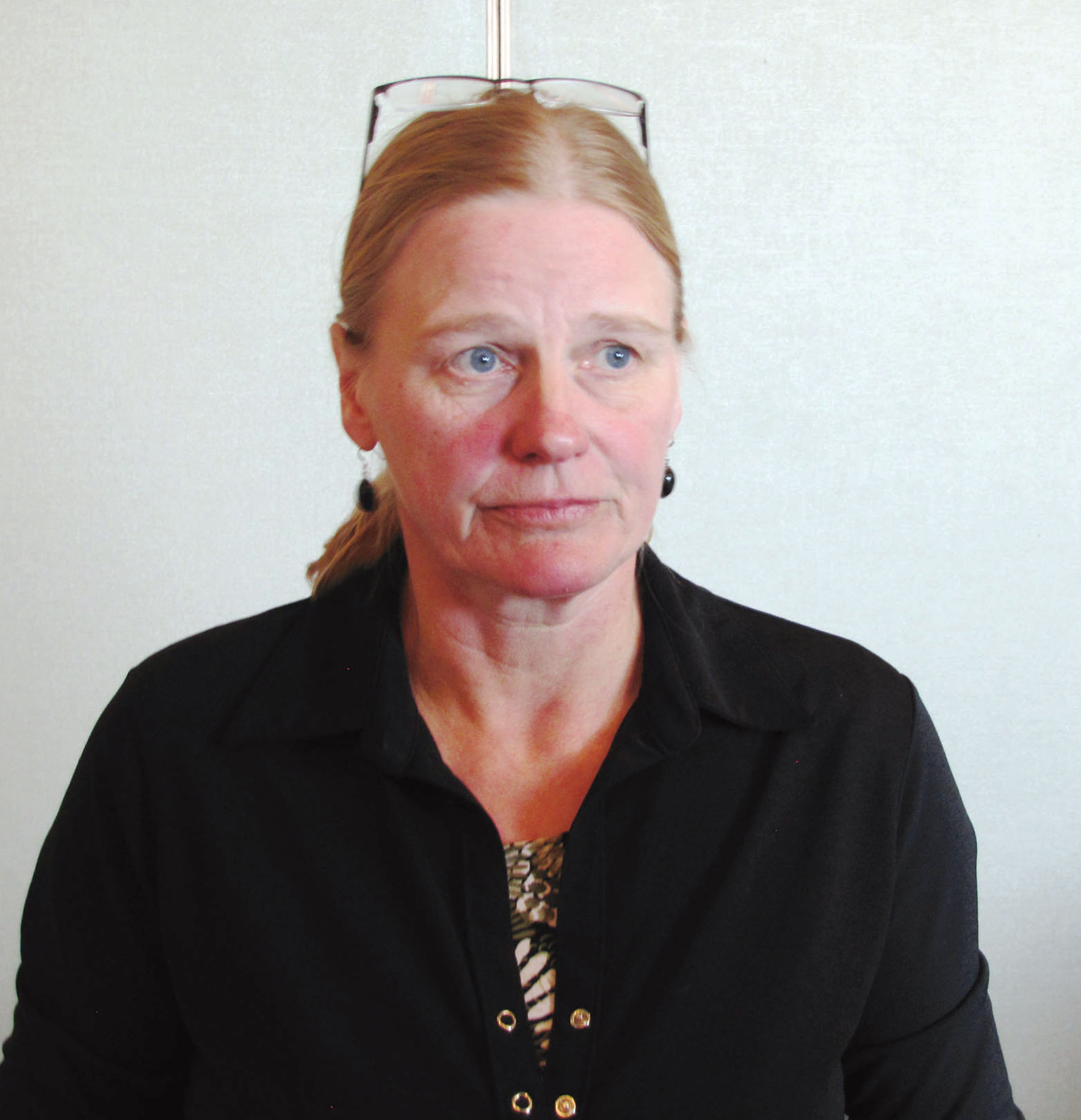 Selinda Barkhuis at Monday's Port Angeles Regional Chamber of Commerce meeting. Arwyn Rice/Peninsula Daily News