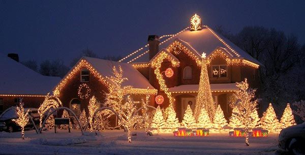 Less than 2 days left — send your photos for PDN's Christmas lights contest