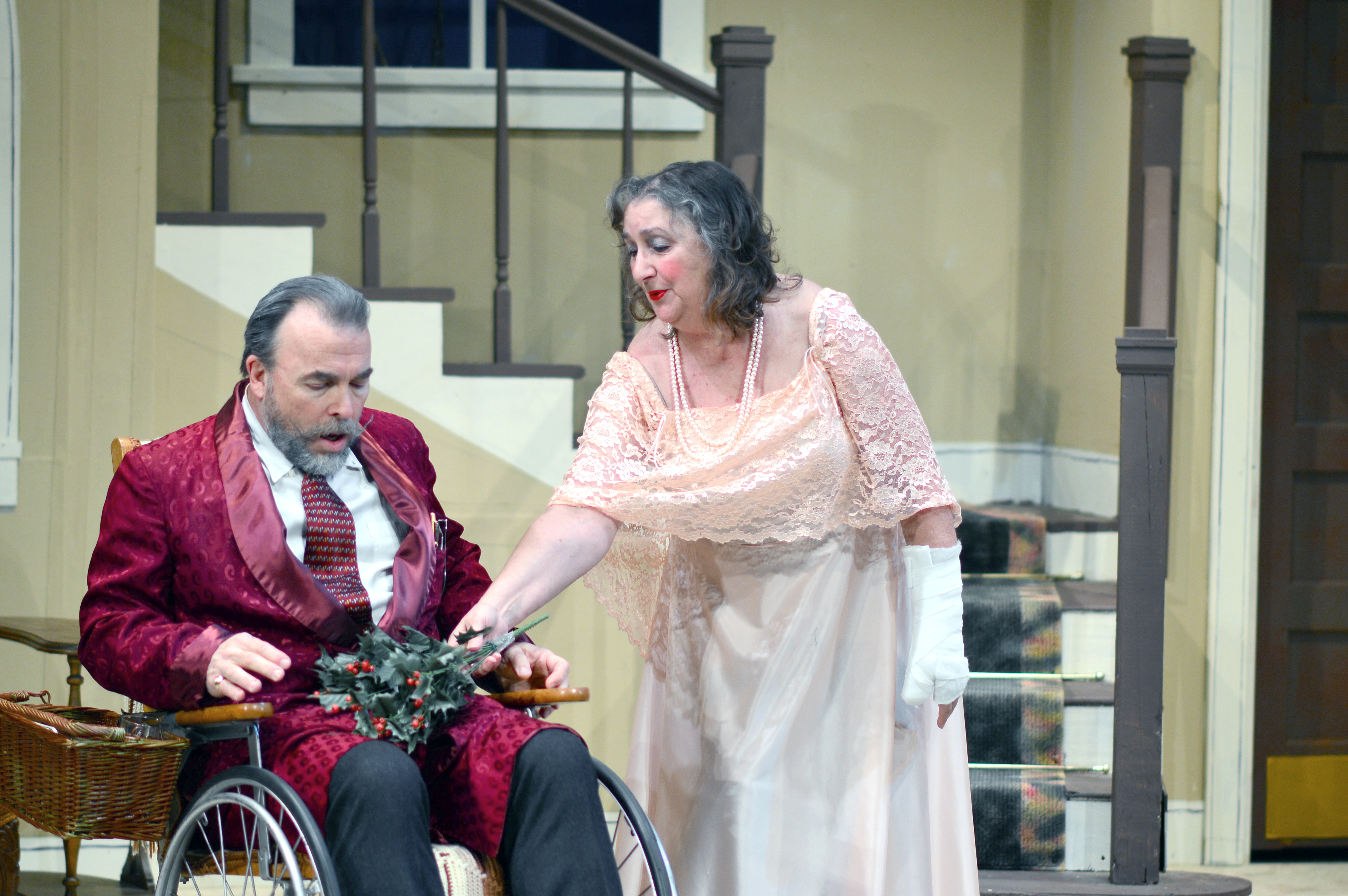 Ron Graham and Tracy Williams costar in "The Man Who Came to Dinner