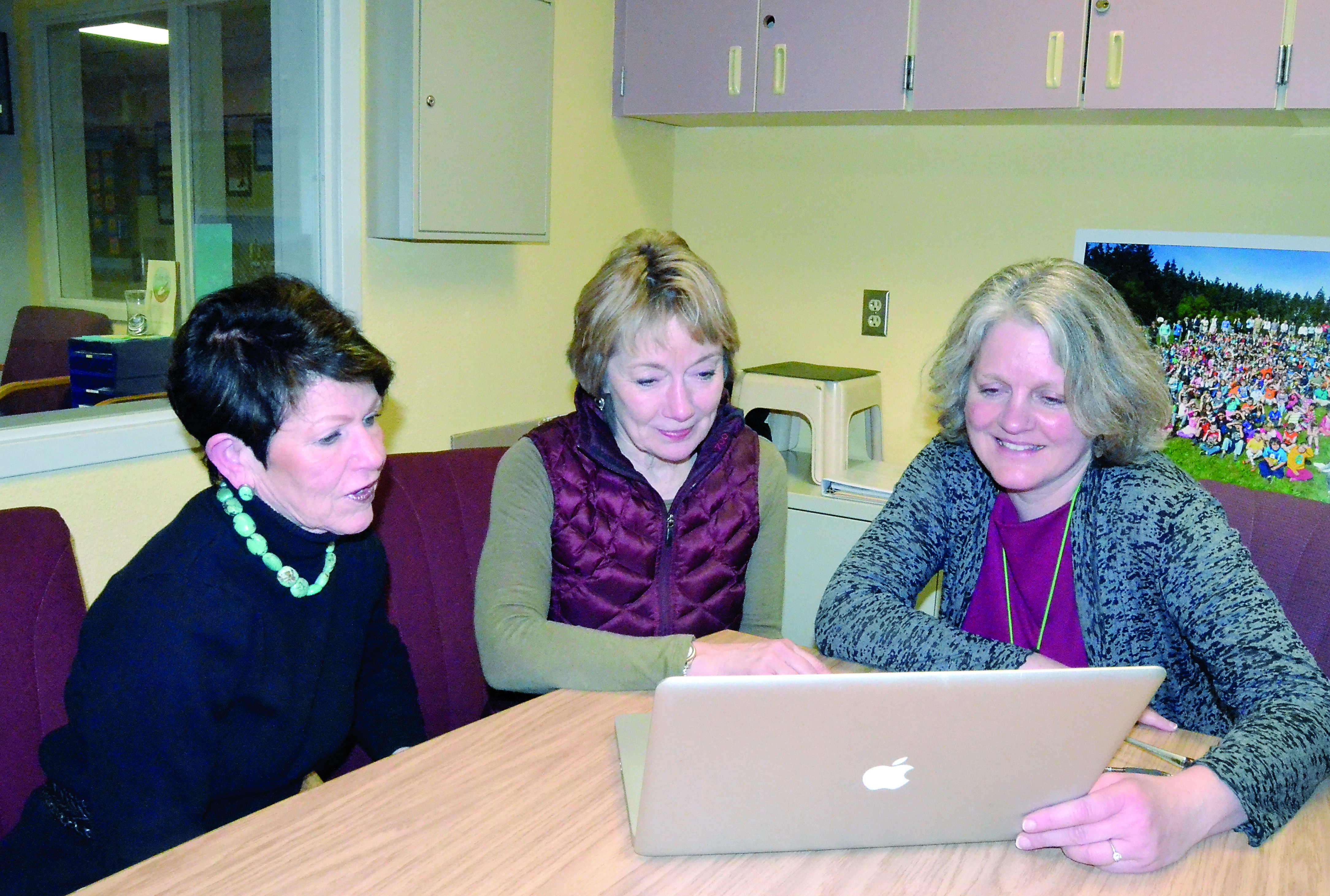 Volunteers Anita Snell