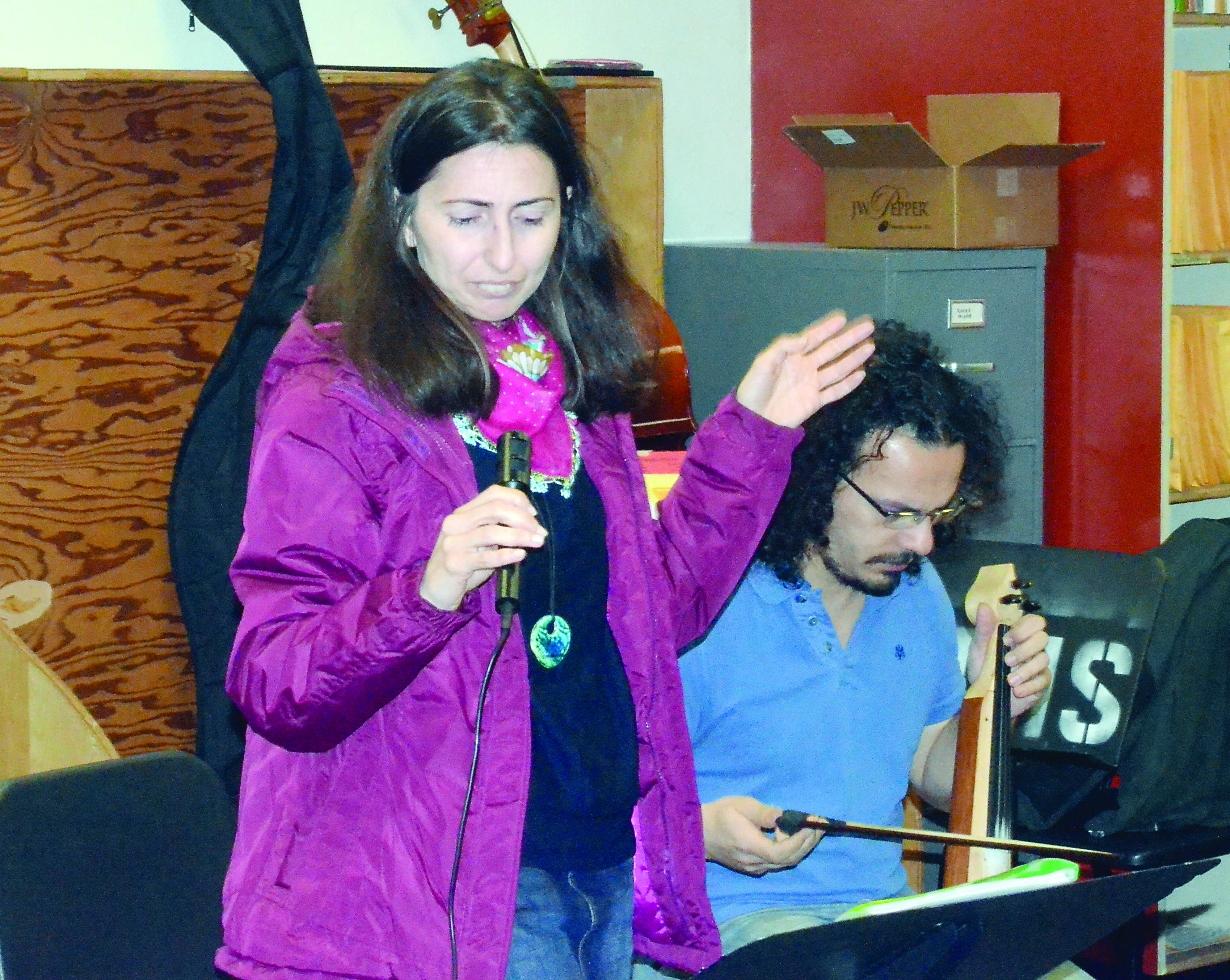 Singer Aysenur Kolivar