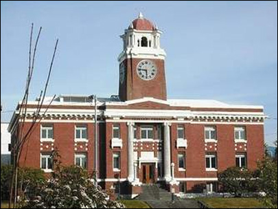 Chapman, Roth lead 'top two' Clallam County commissioner primary