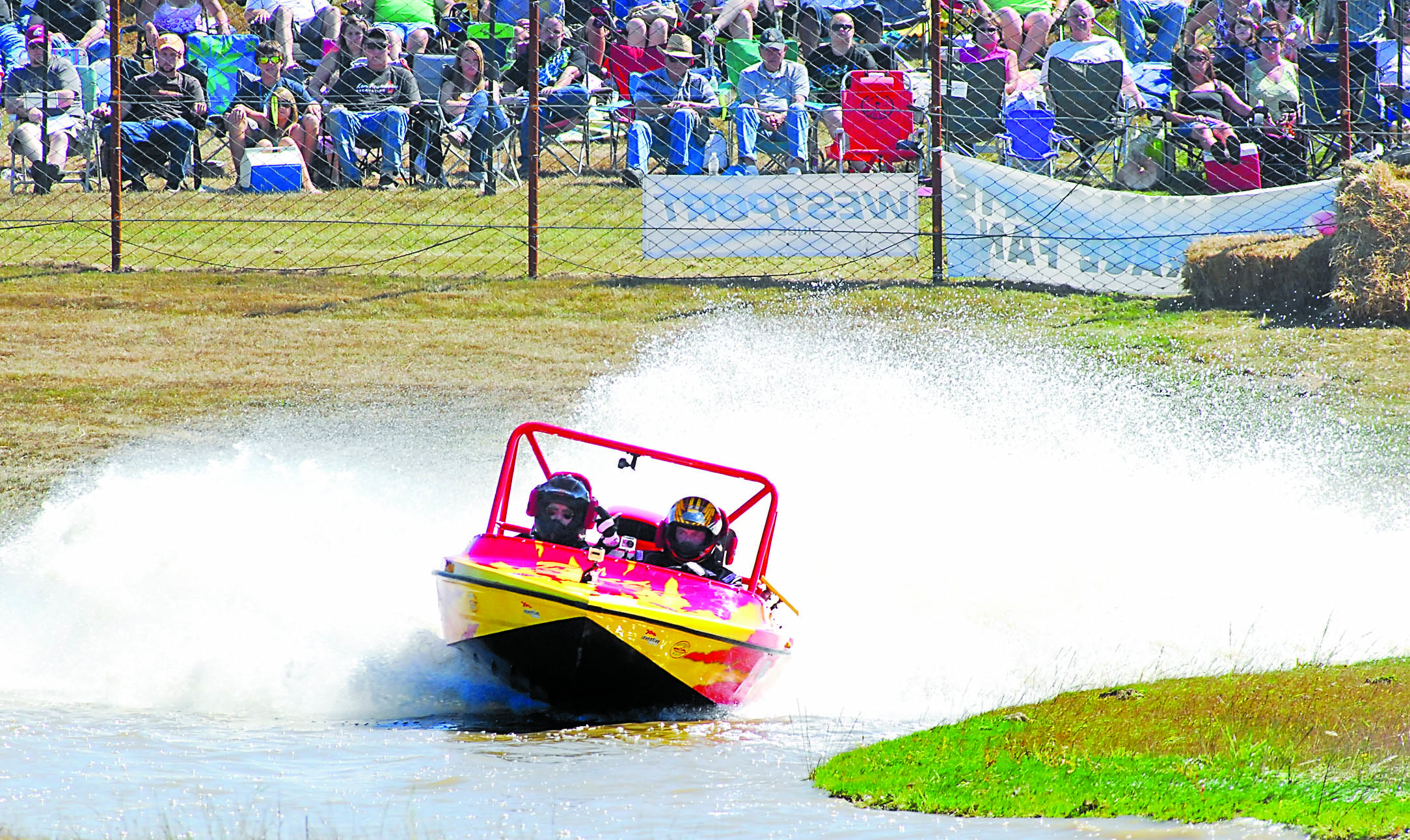 A sprint boat makes its way around the Extreme Sports Park track in Port Angeles during races last month. Keith Thorpe/Peninsula Daily News