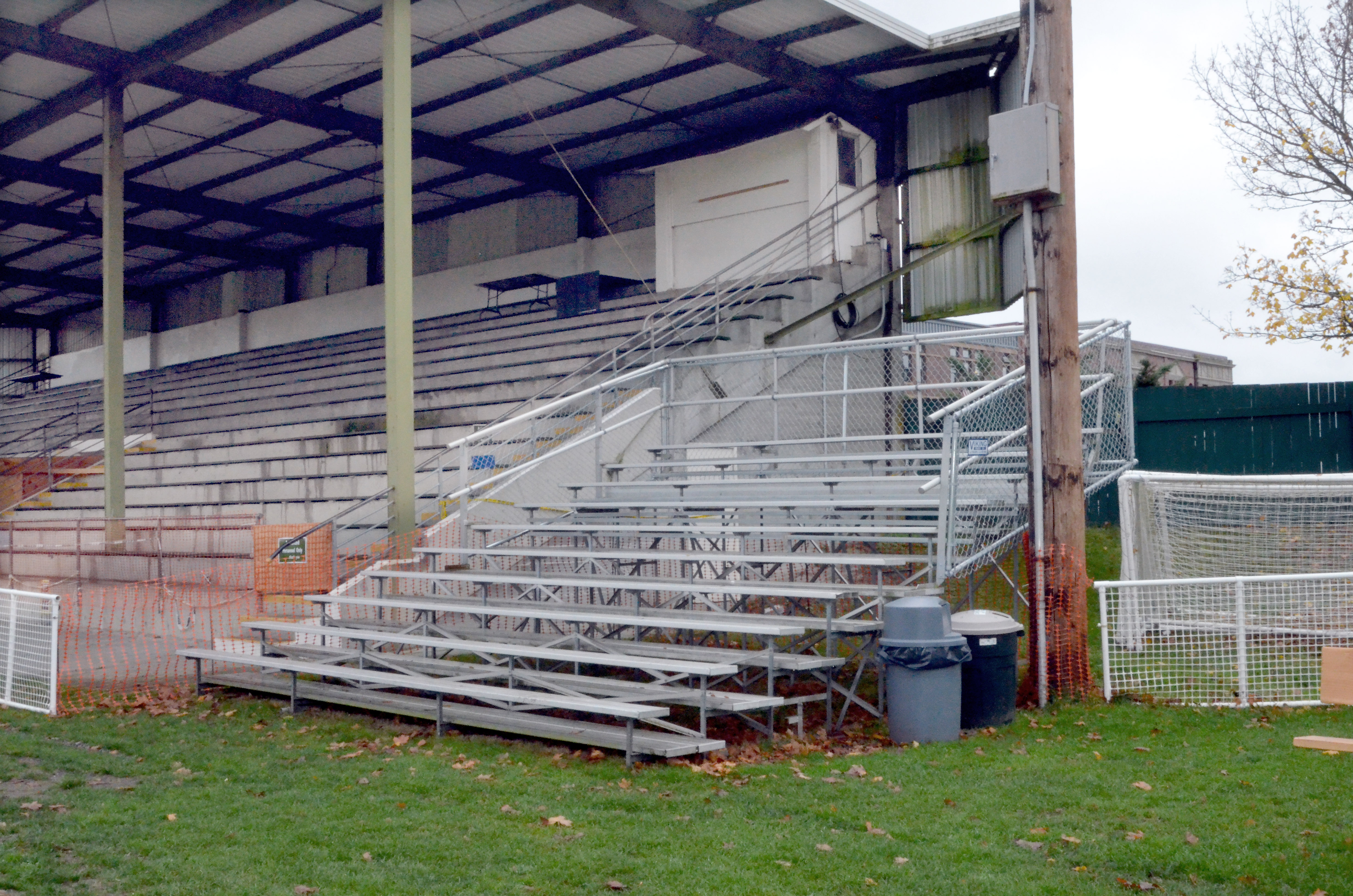 Temporary bleachers