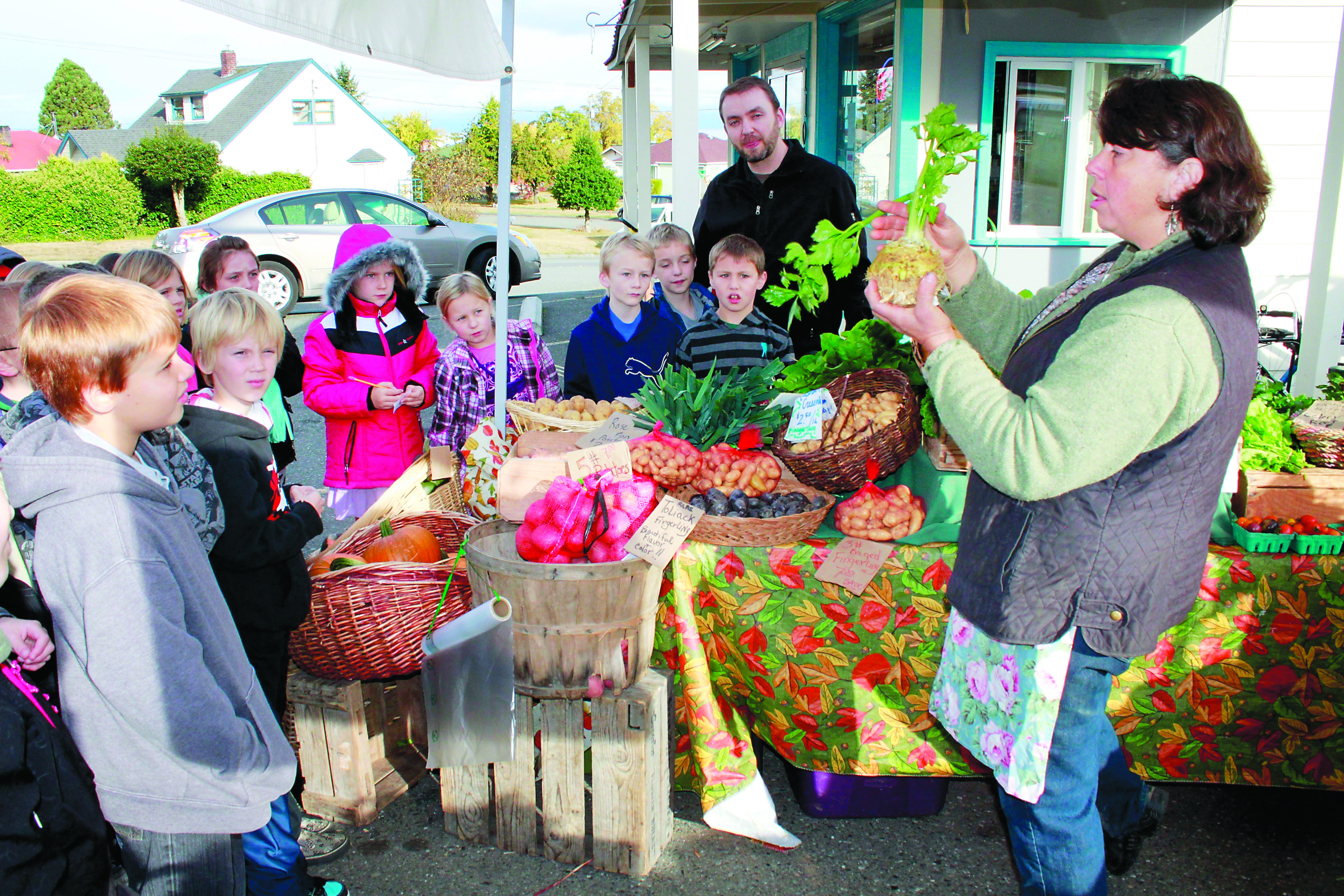 Students in Port Angeles learn about food, growing techniques on field trip