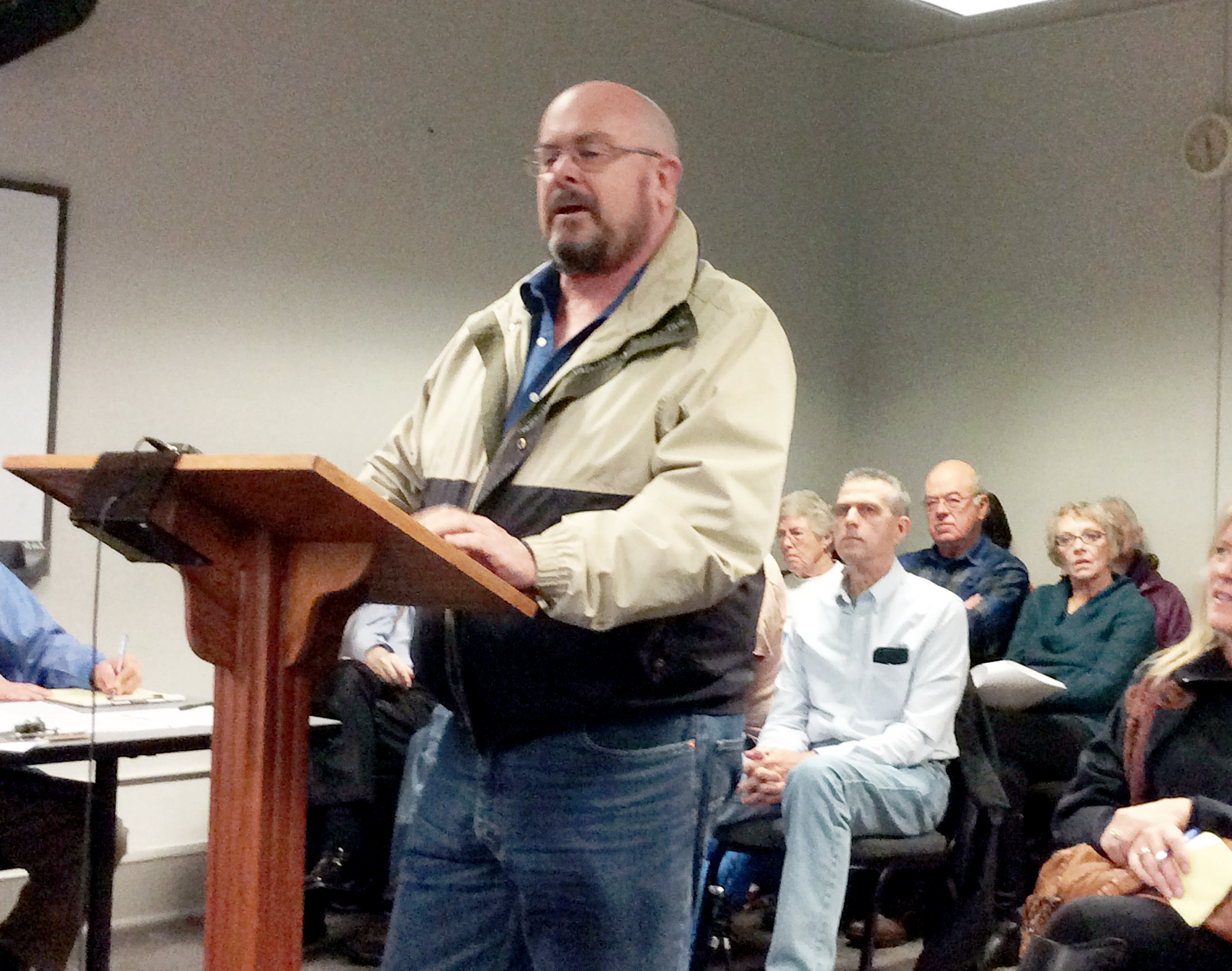 Jefferson County resident Glenn Richardson testifies Monday at the public hearing about a proposed noise ordinance.