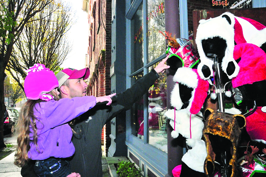 Averi Campbell shops with her dad