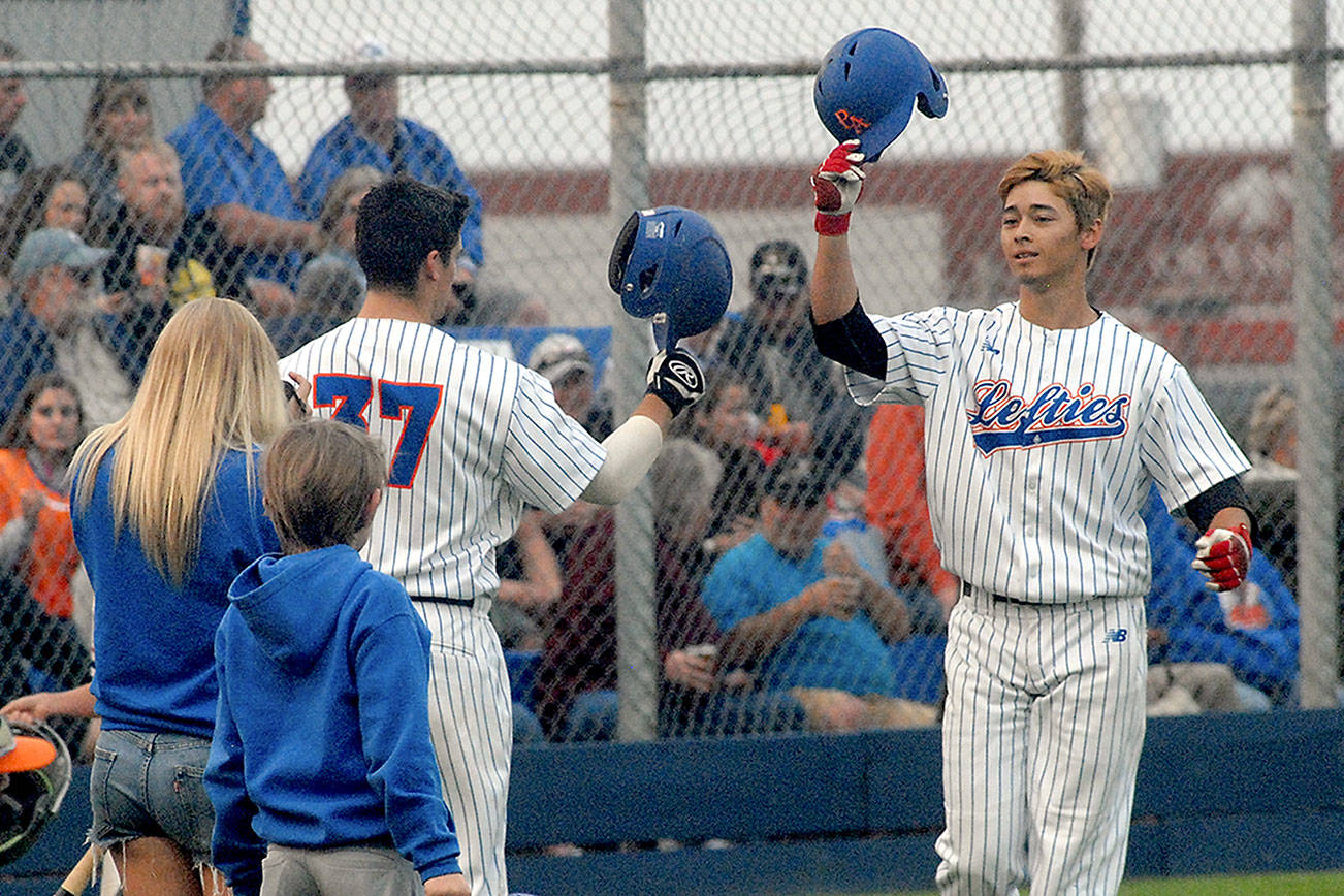 2017 SPORTS IN REVIEW: It was the year of the Lefties in Port Angeles