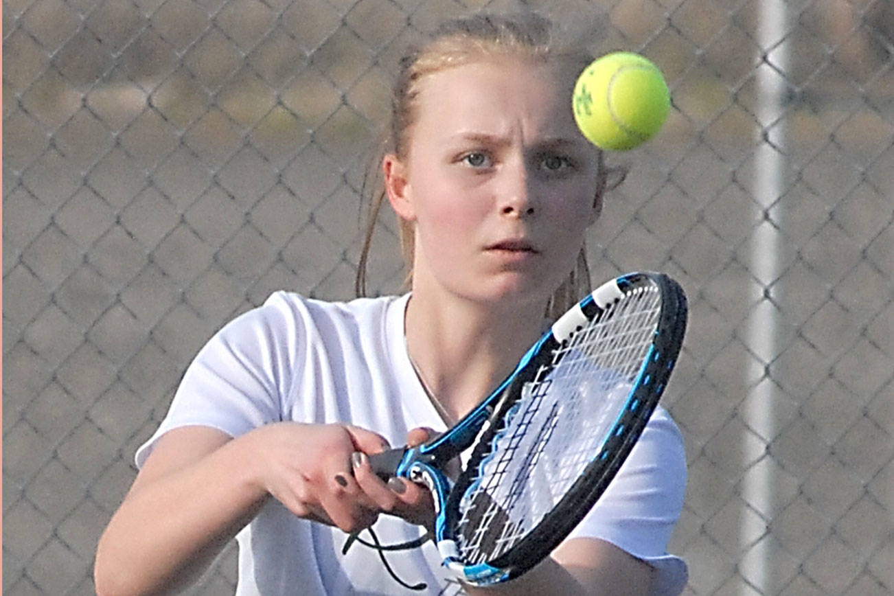 PREP ROUNDUP: Port Angeles girls tennis swings past Klahowya