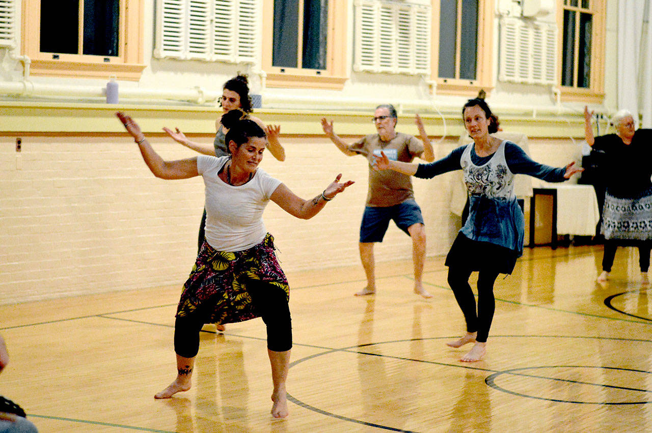 African dance leader Rae Kala warms up her class in Port Townsend. (Diane Urbani de la Paz/for Peninsula Daily News)