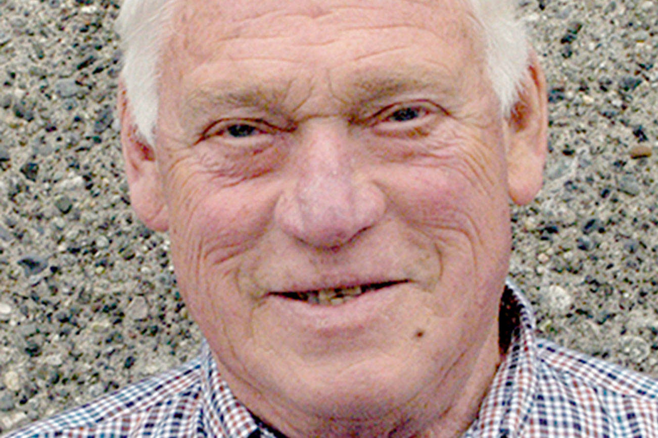 PUD commissioner seeks reelection; has an opponent