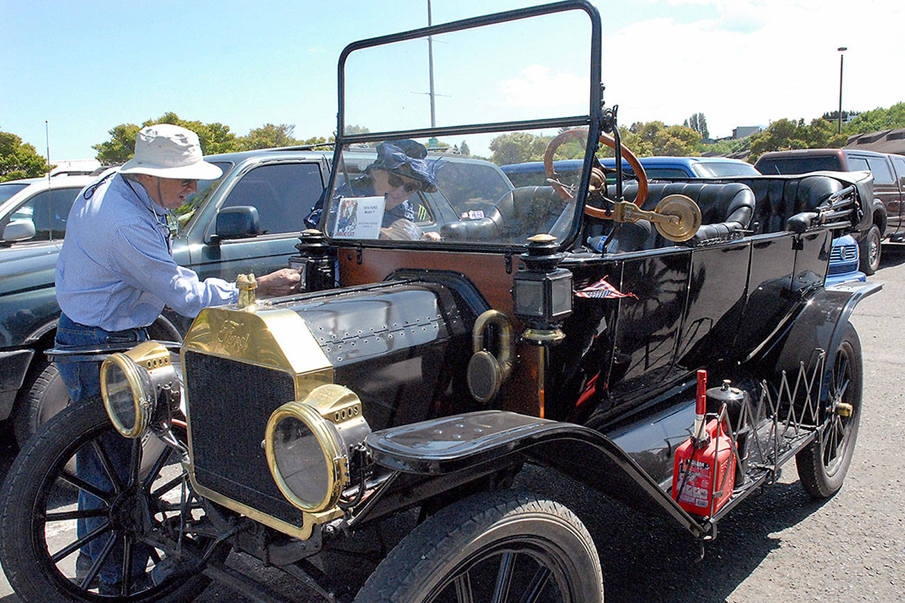 PHOTO: Olympic Peninsula Nickel Era Tour arrives in style