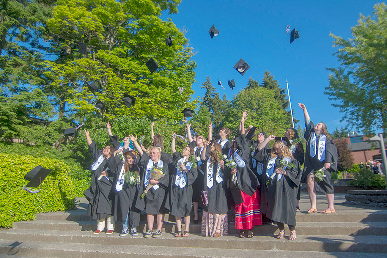 PHOTO: Hats off to Lincoln High grads