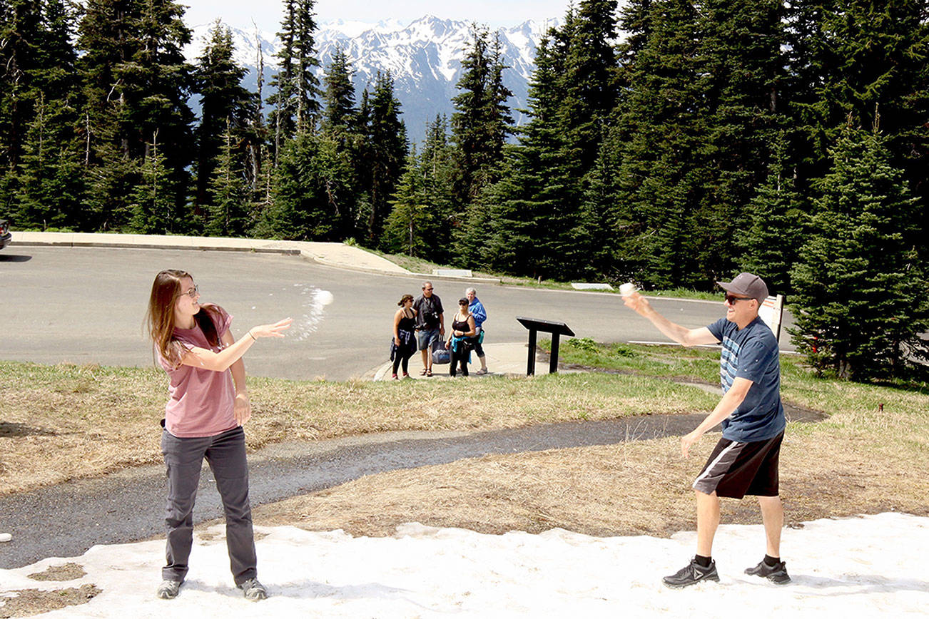 PHOTO: Snowball fight for summer’s start