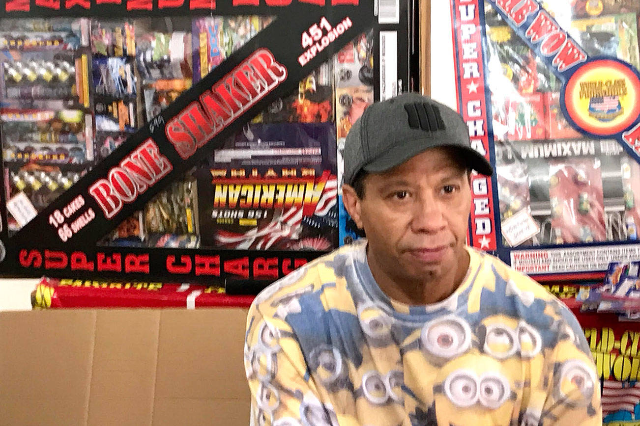 Clallam deputies seek armed robbers