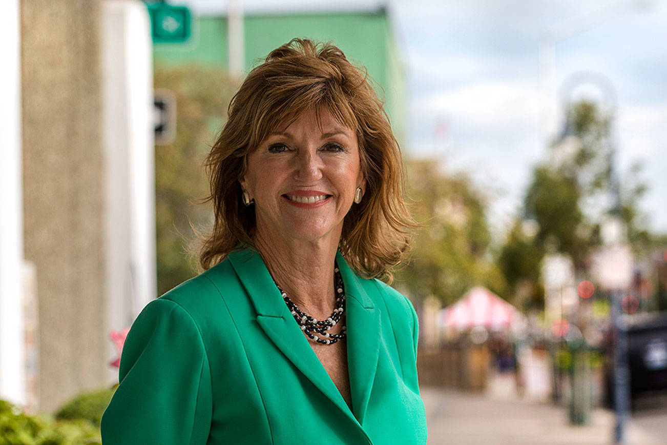 Hutchison criticizes Cantwell during campaign fundraising visit to Port Angeles