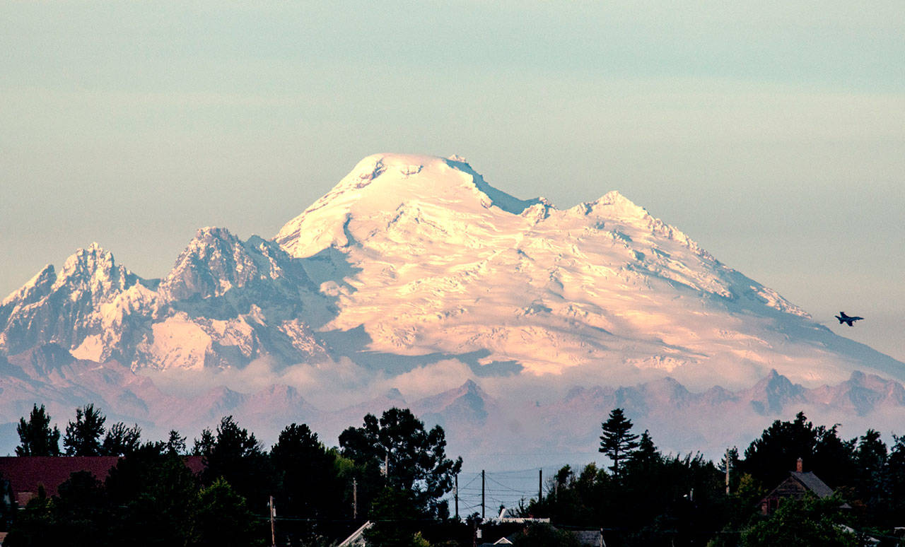 PHOTO: Touch and go landings before Mount Baker