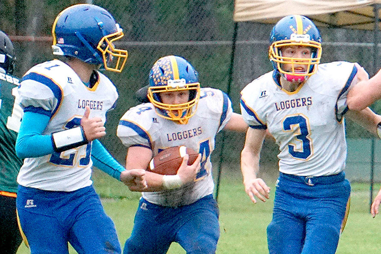 PREP FOOTBALL: 10 touchdowns, 529 yards from scrimmage for Loggers’ Leonard