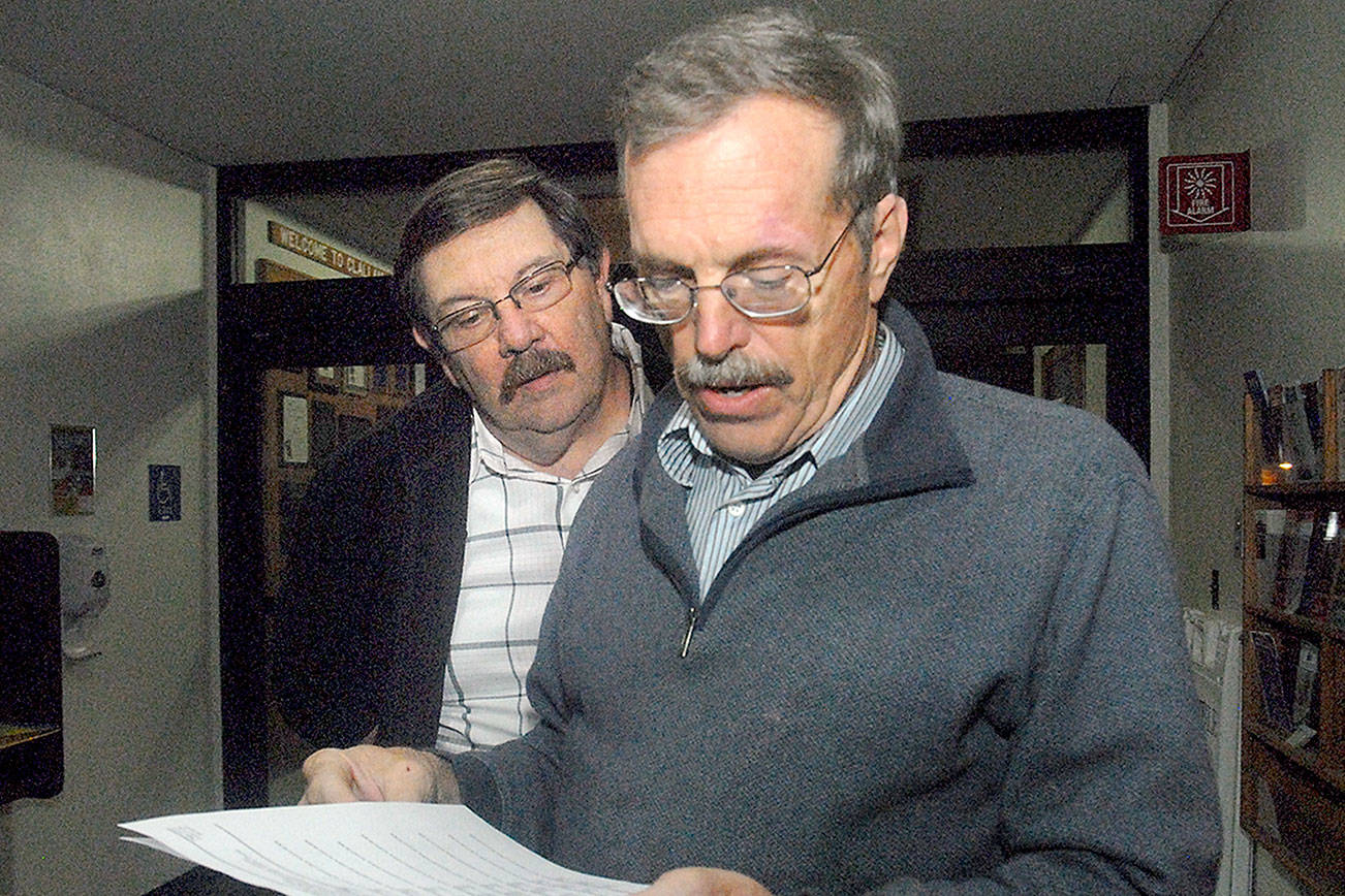 CLALLAM COUNTY ELECTION: Incumbents lead in early returns