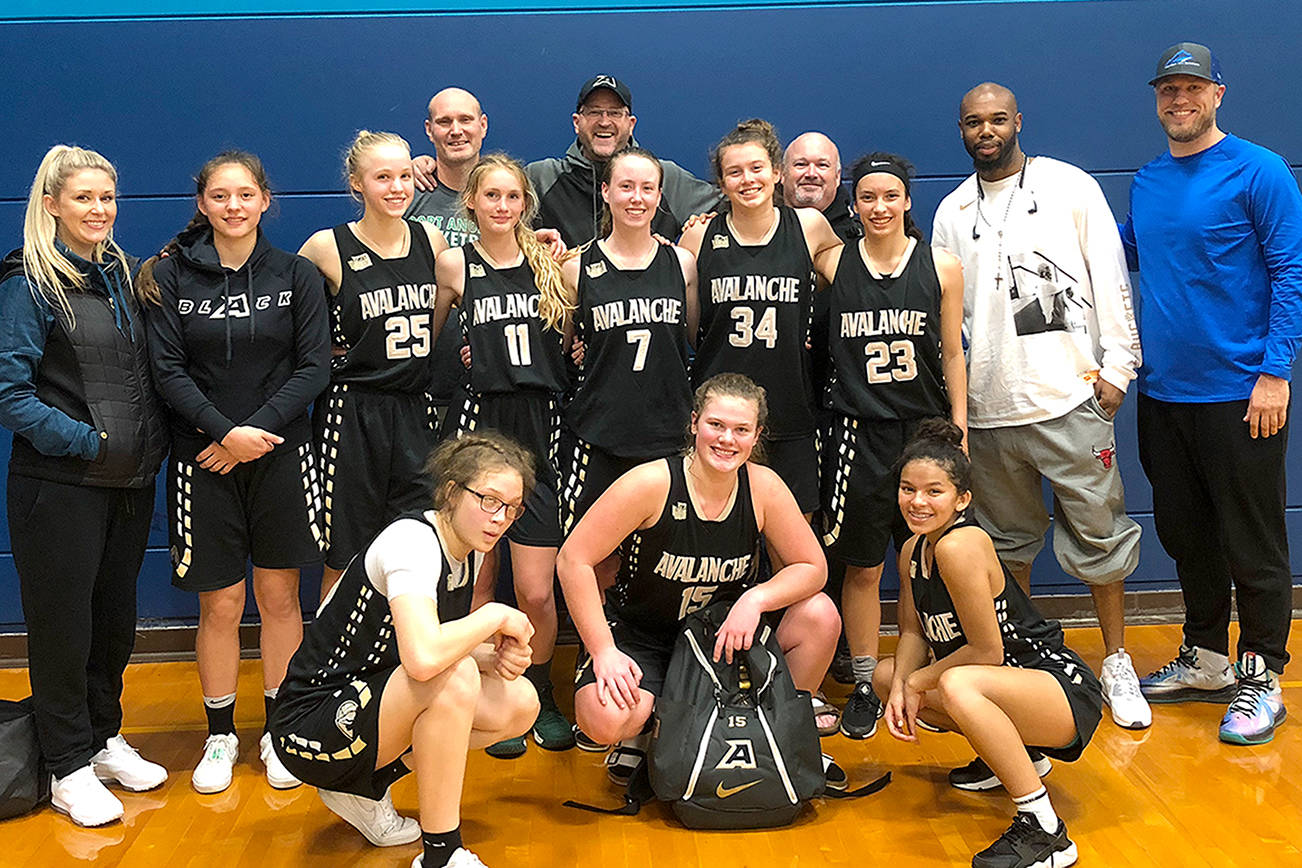 AREA SPORTS BRIEFS: Rowers compete; Blue and Gold dinner tickets; SkyRidge hosting Battle at the Ridge golf tourney and more …