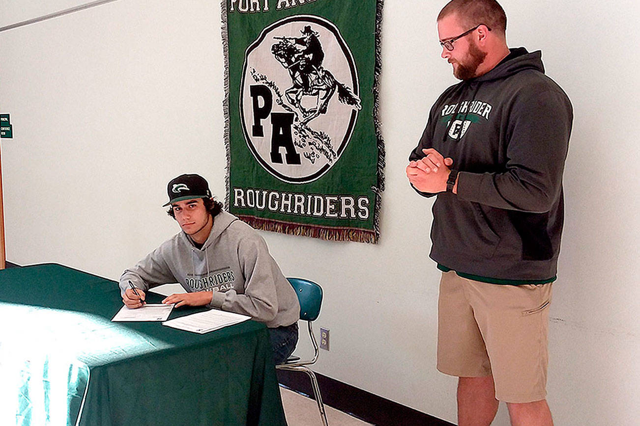PREP BASEBALL: Port Angeles’ Bo Bradow signs to play at Shoreline