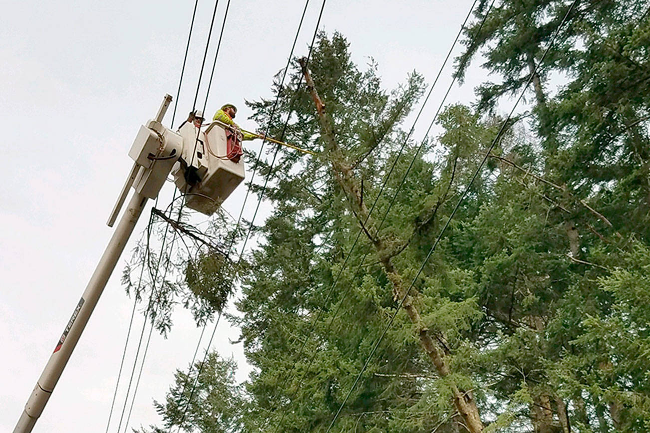 Electricity out briefly for most in East Jefferson County
