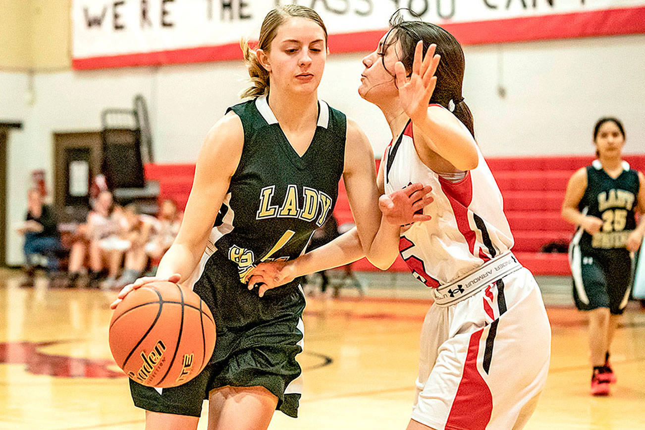 PREP BASKETBALL: Bruin girls get past Redhawks; Chimacum boys win