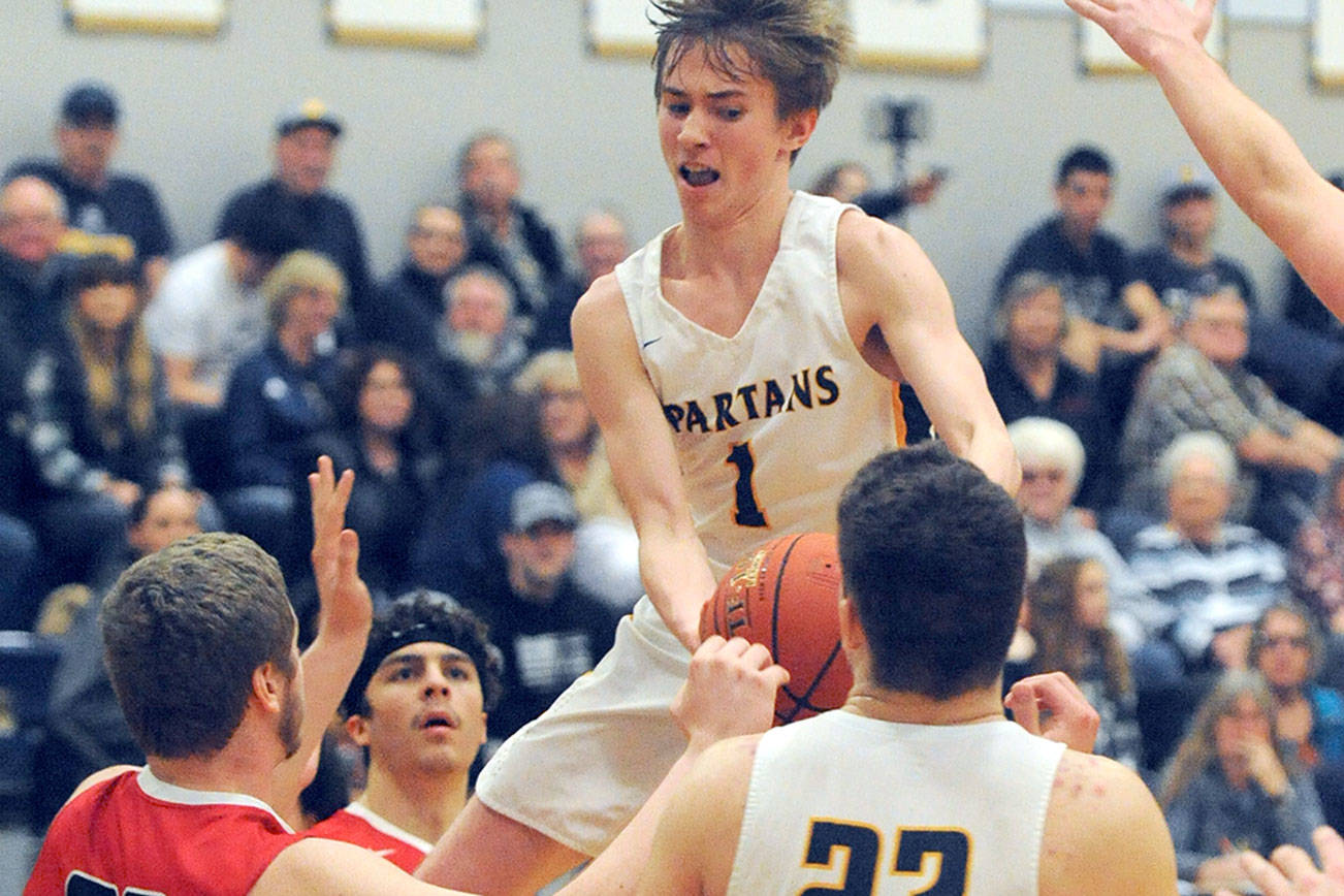 BOYS BASKETBALL ROUNDUP: Forks beats pesky Tenino Beavers; Sequim, Crescent win