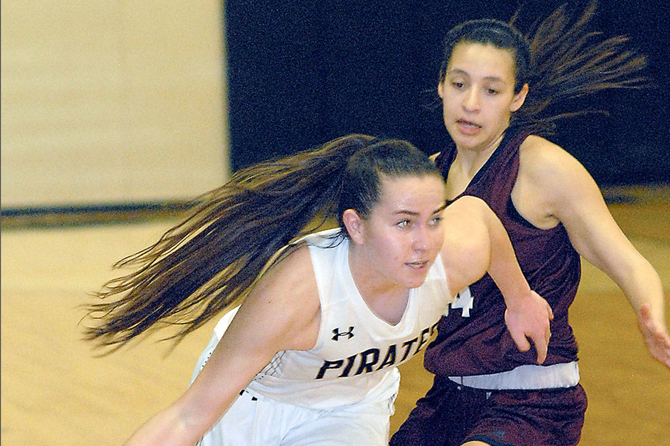 WOMEN’S BASKETBALL: Peninsula holds back Whatcom