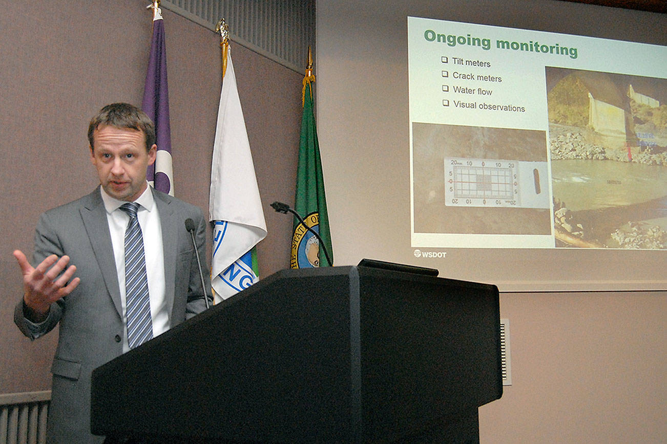 State engineers update communities on new Elwha River bridge plan