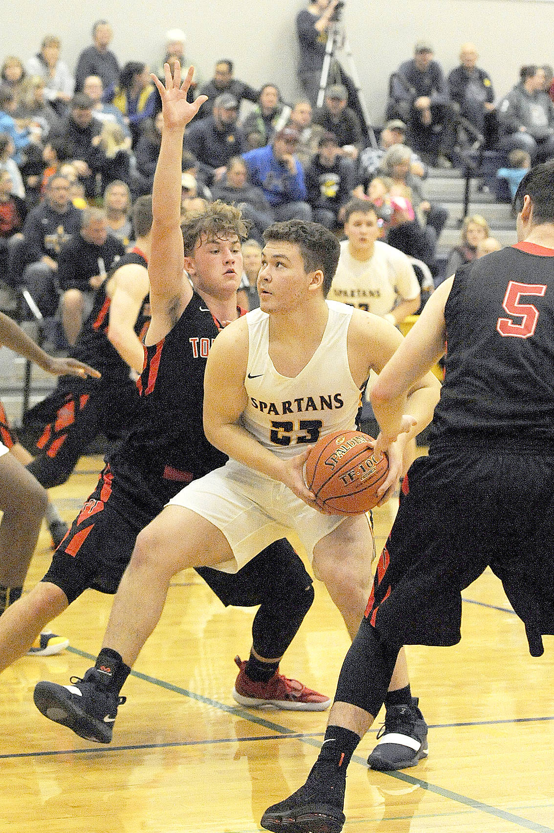 Braton Armas, Forks basketball