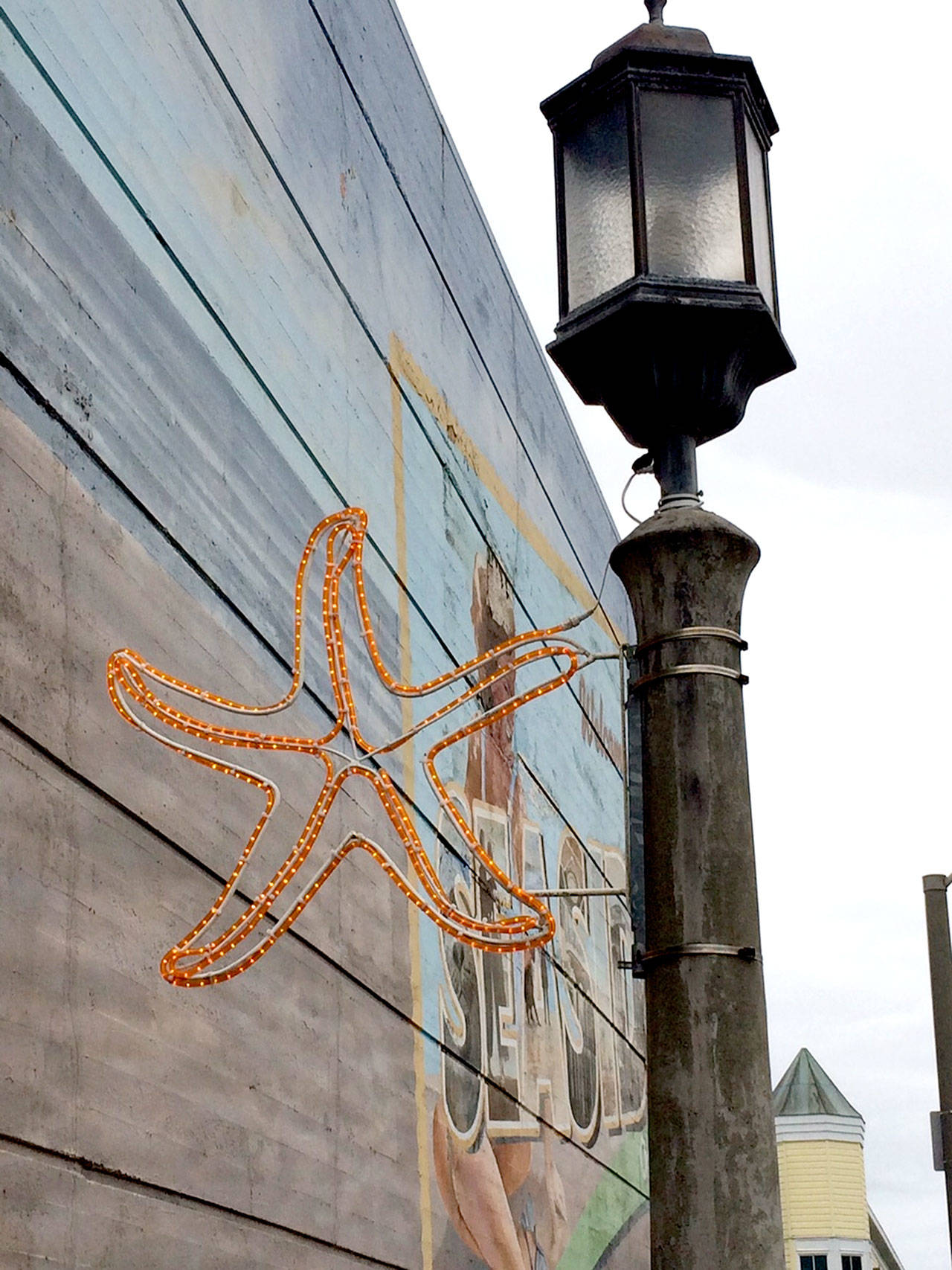 A weeklong stay in Seaside, Ore., is among the packages up for bid in the Port Angeles Symphony’s “Applause!” Auction on Saturday. (Diane Urbani de la Paz/Peninsula Daily News)