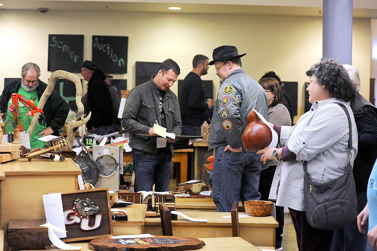 Forks annual scholarship auction to benefit graduating seniors