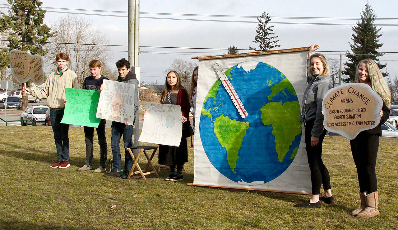 Dave Logan/for Peninsula Daily News