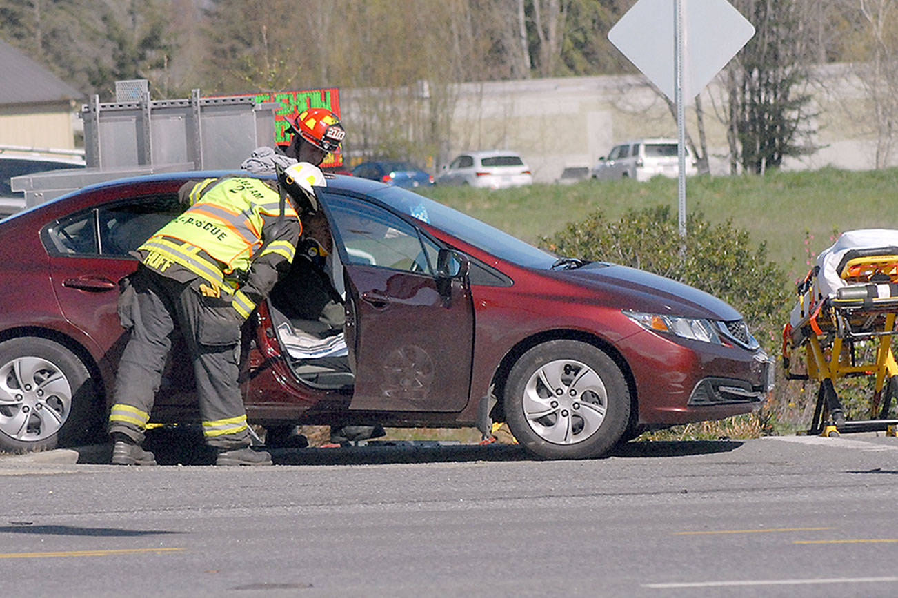 Three cars collide in wreck near Port Angeles
