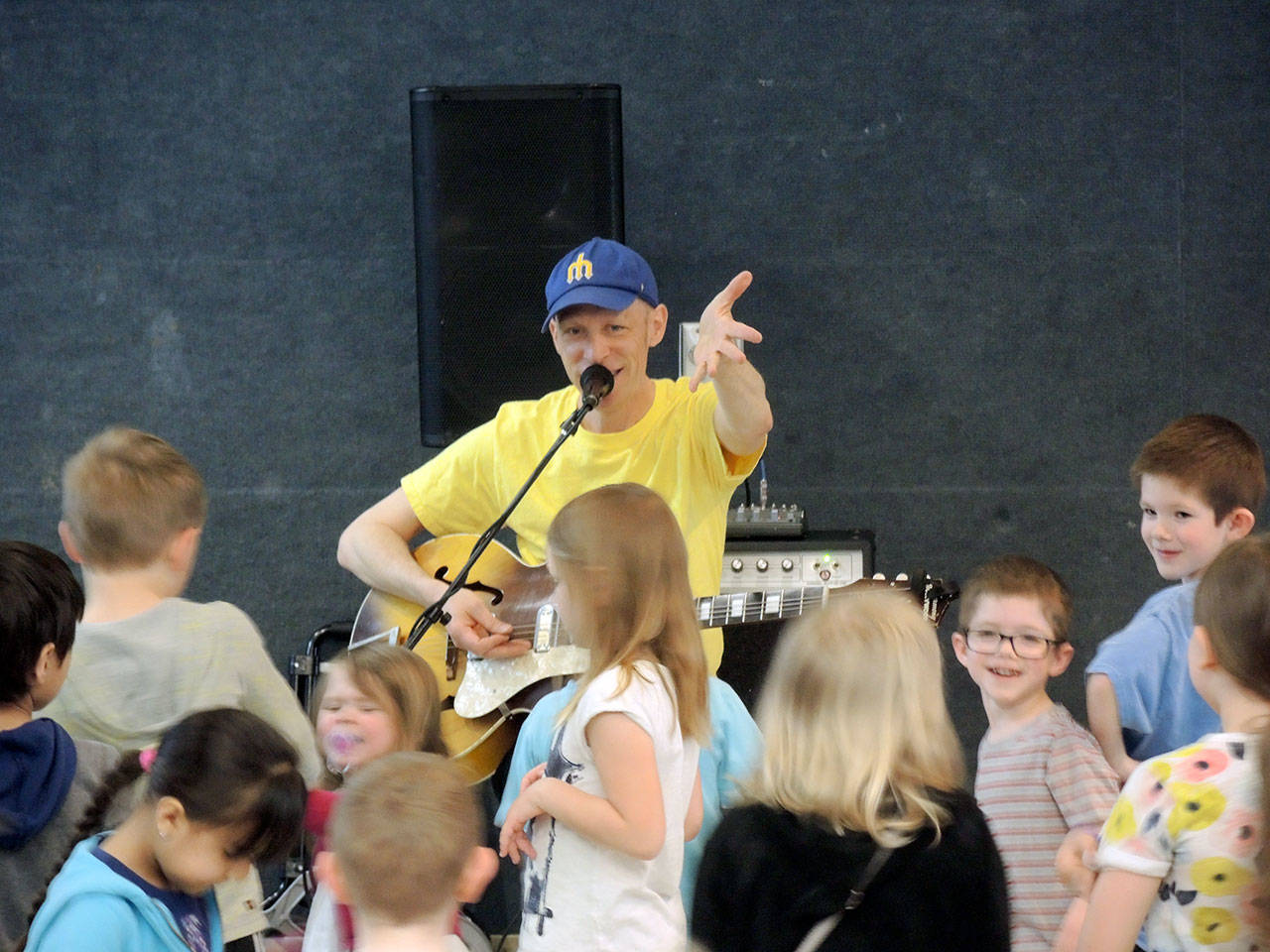 Caspar Babypants in concert.