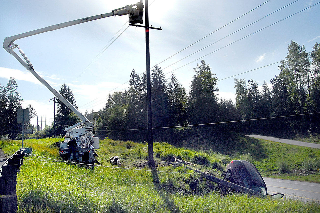 Electricity restored to hundreds after wreck causes 11-hour outage