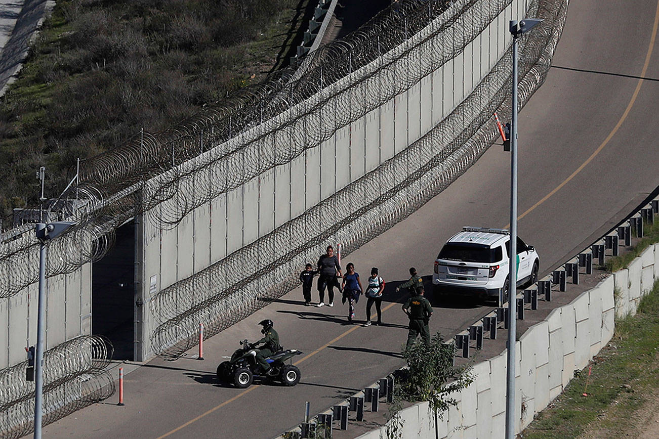 Judge blocks Trump policy keeping asylum-seekers locked up