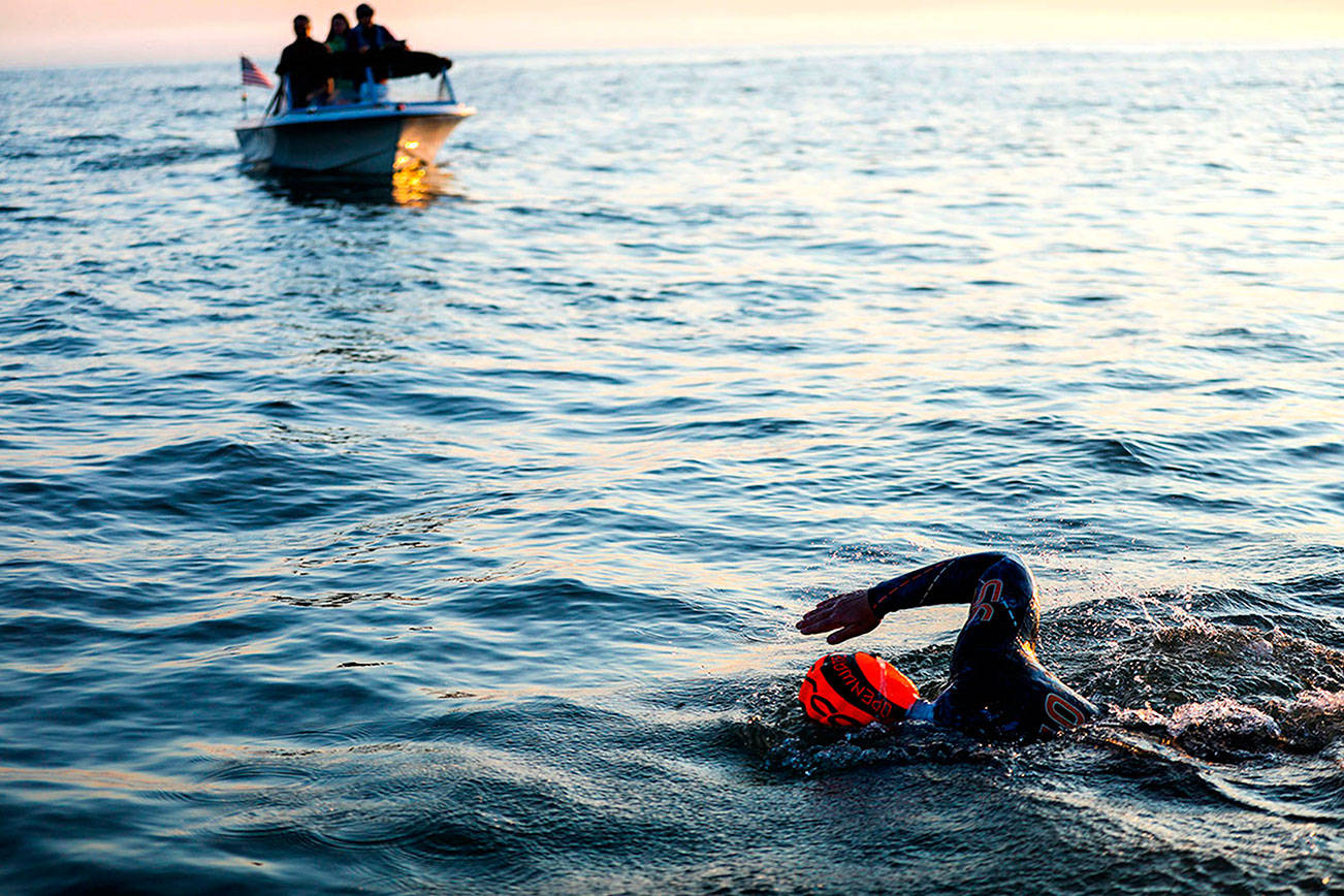 Currents force Strait swimmer to call off attempted crossing