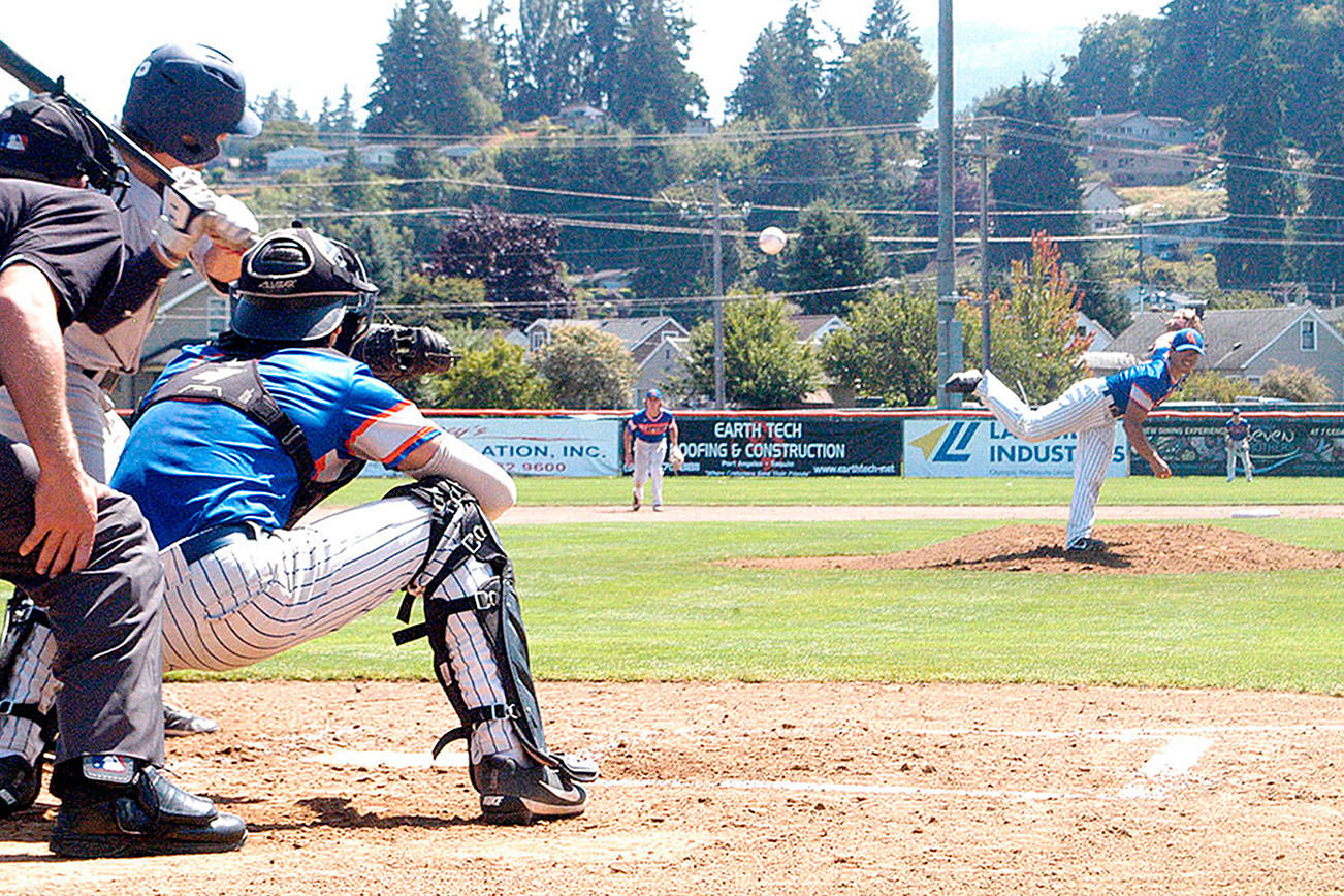 WEST COAST LEAGUE: Lefties walk it off in 10 innings