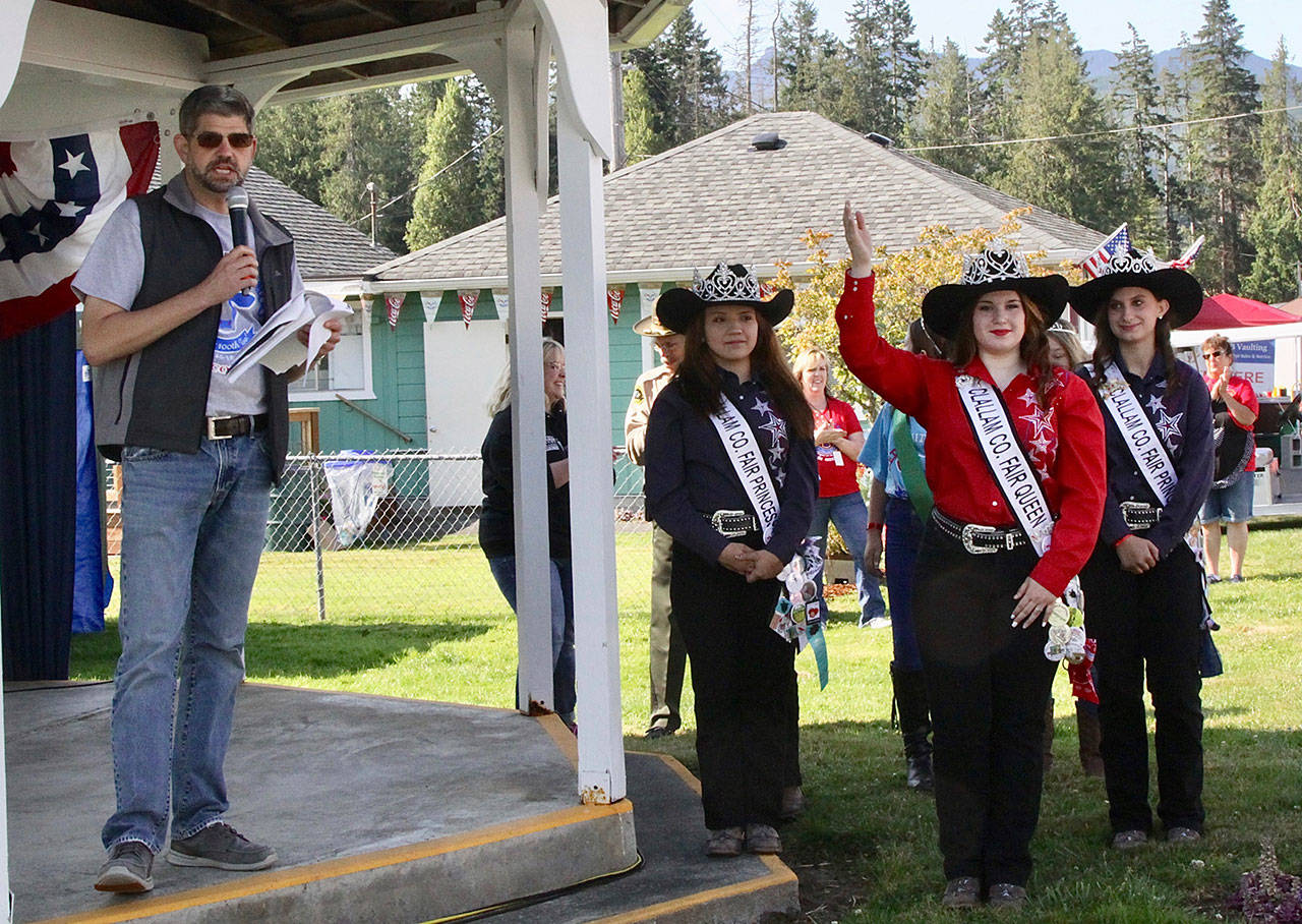 Dave Logan/for Peninsula Daily News