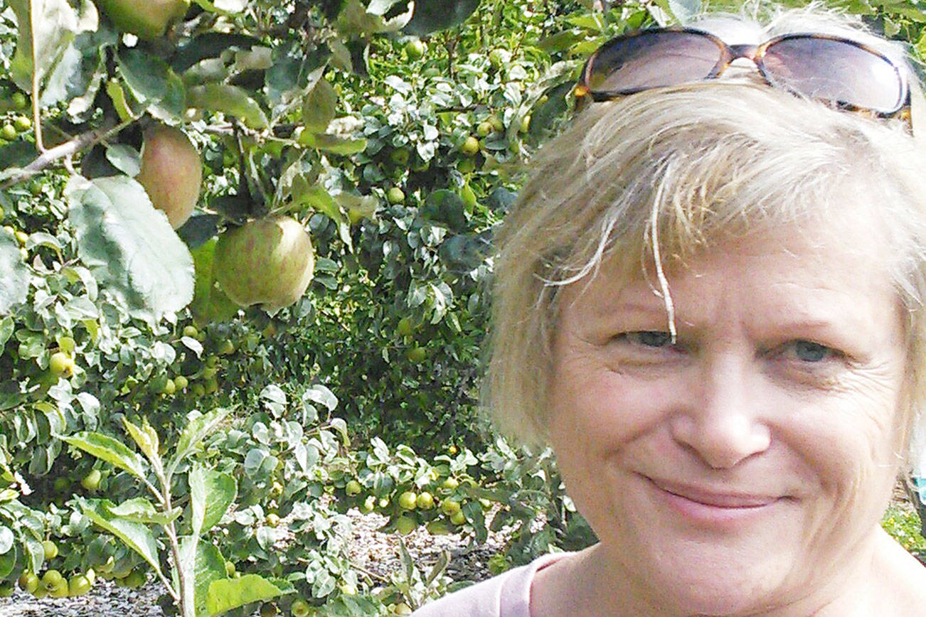 Woodcock Walkabout focus is on fruit, flowers Thursday