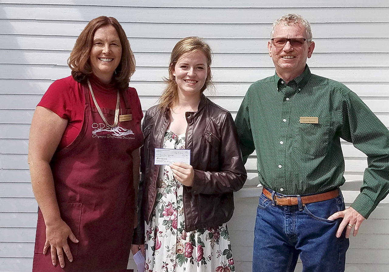 PHOTO: $2,000 scholarship awarded to Port Angeles arts students