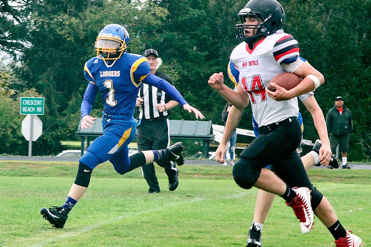 PREP FOOTBALL: Neah Bay powers past Crescent