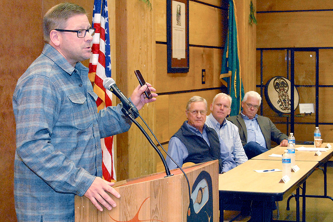 State politicians discuss leadership at Peninsula College gathering