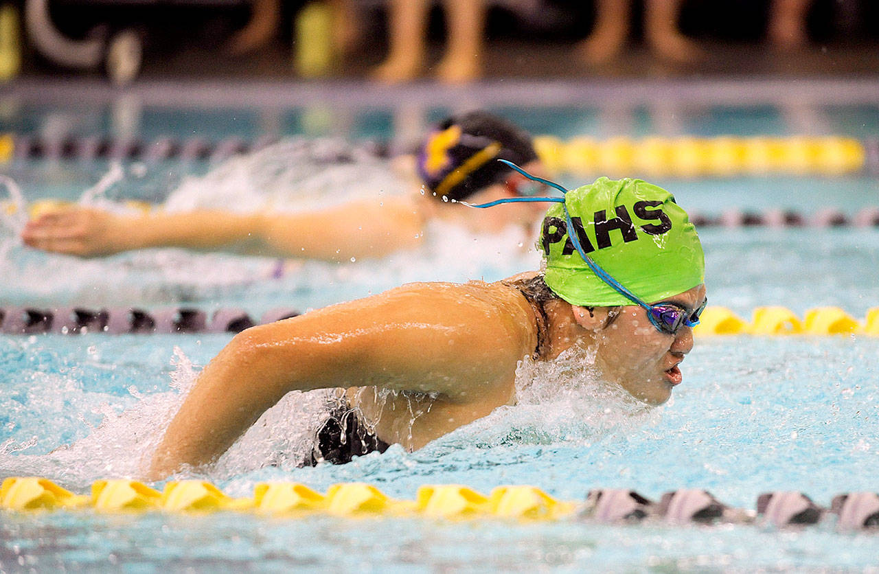 Port Angeles’ Felicia Che competes against Sequim at the Sequim YMCA on Friday. (Michael Dashiell/Olympic Peninsula News Group)