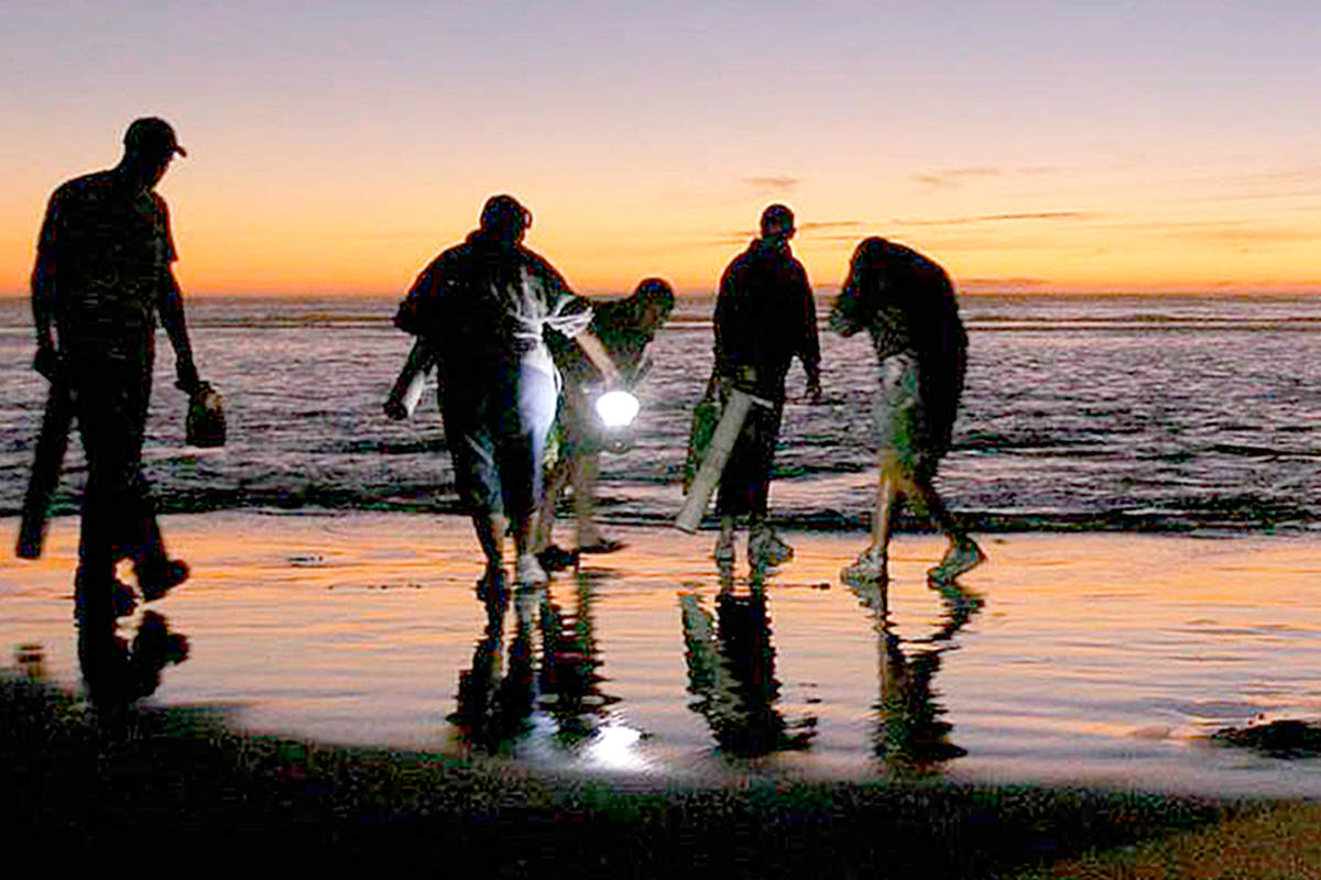 OUTDOORS: Razor clam digs start Saturday