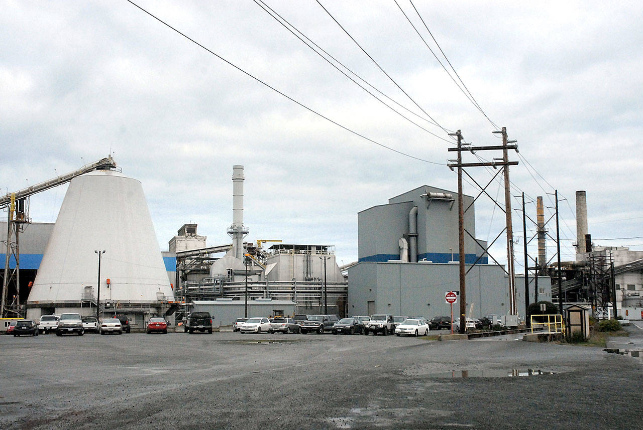 The McKinley Paper Co. mill in Port Angeles, shown Tuesday, now is scheduled to begin production in mid-January. (Keith Thorpe/Peninsula Daily News)