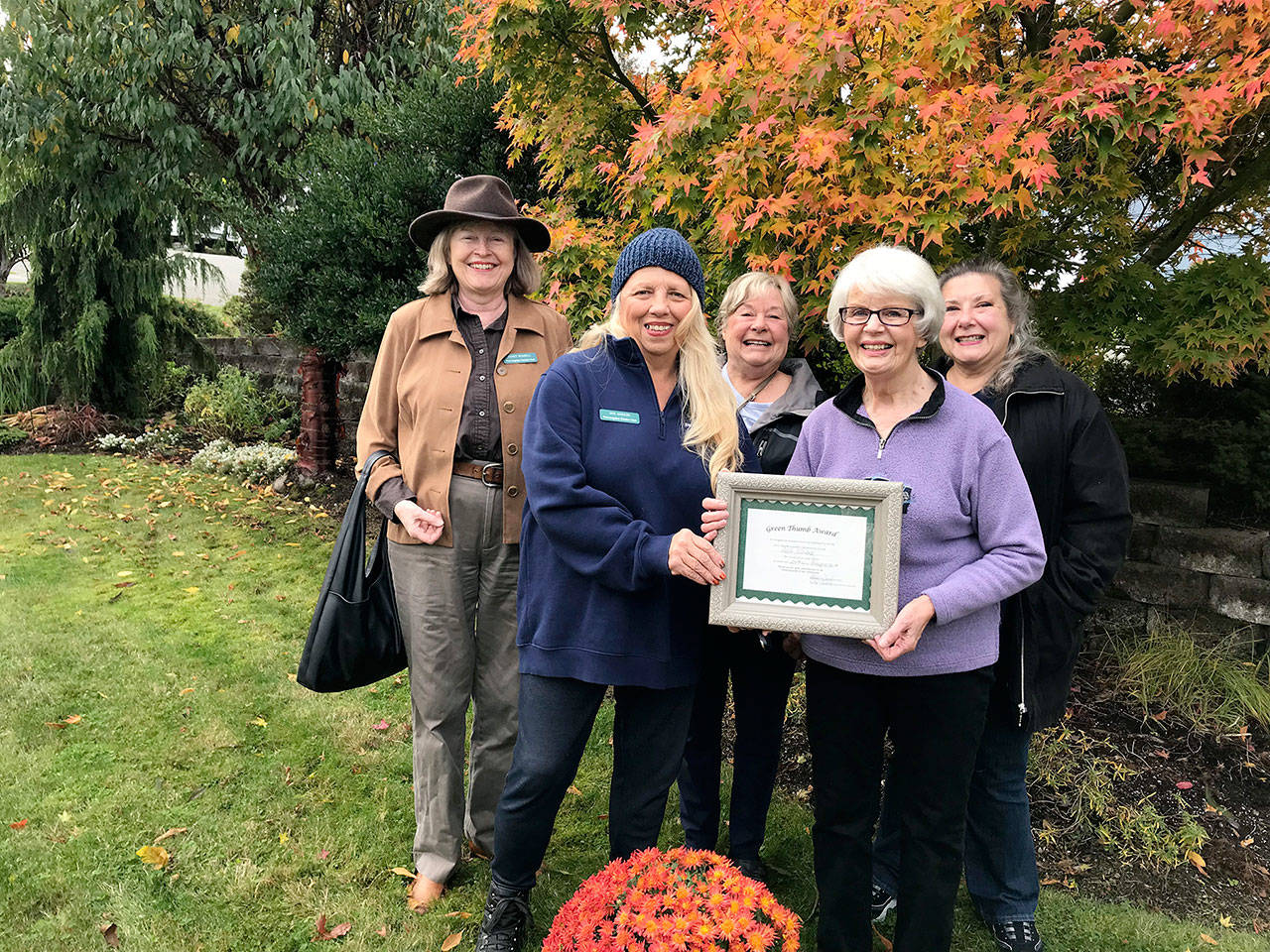 Port Angeles Garden Club gives fall Green Thumb award