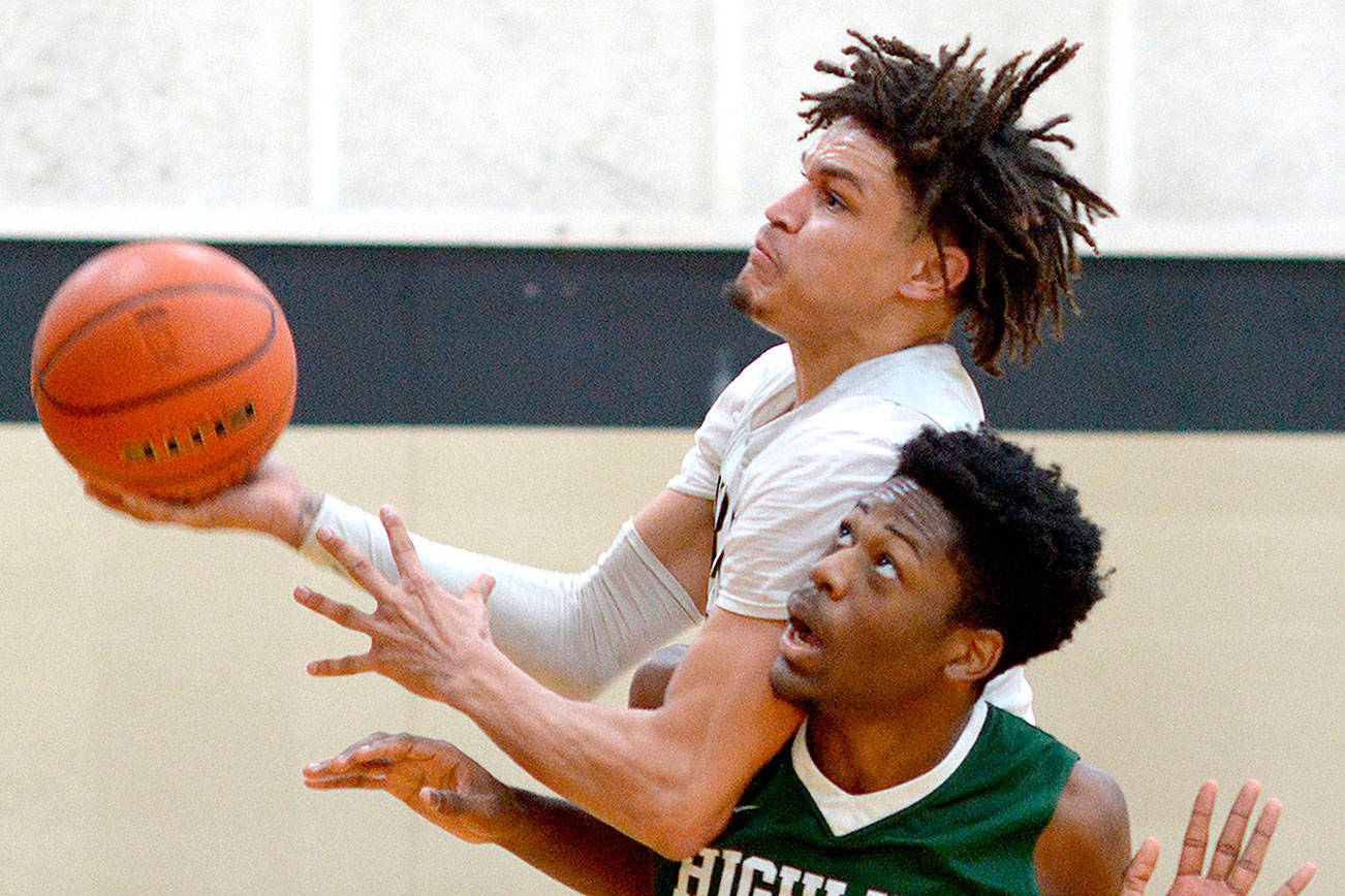 COLLEGE BASKETBALL: Peninsula men, women sweep at home